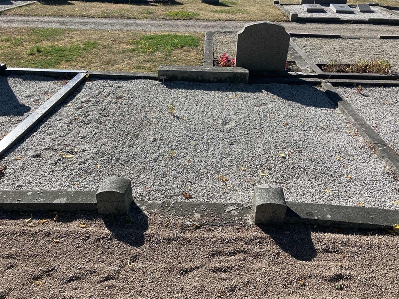 Grave number: NÅ 19 71, 72