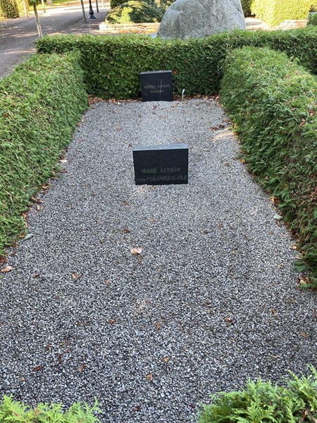 Grave number: VK II   144