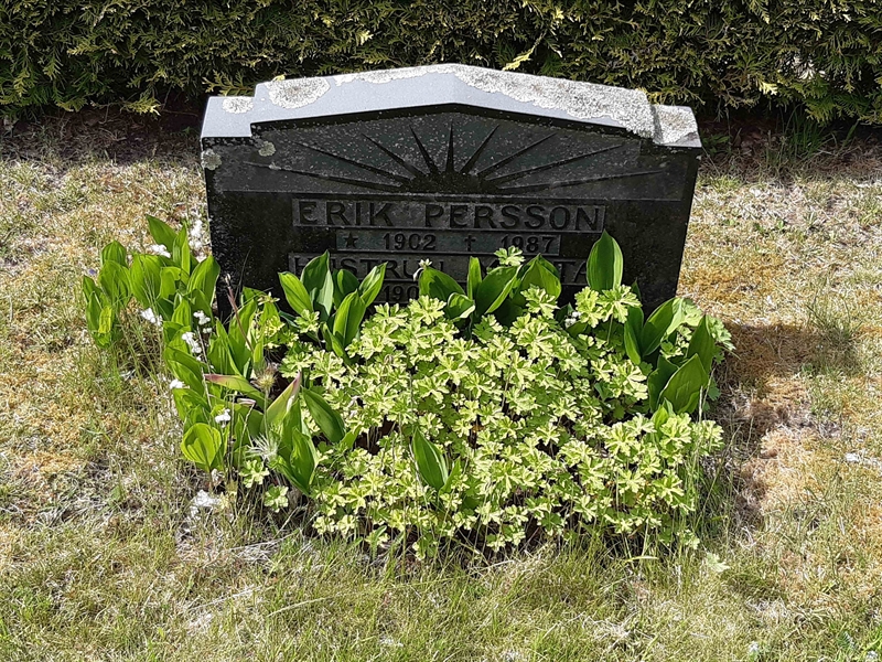 Grave number: JÄ 04   109