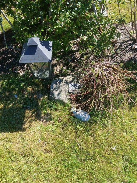Grave number: 2 10   17b, 18b, 19b, 20b
