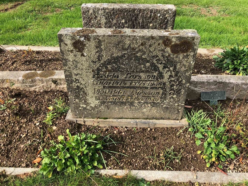 Grave number: RK H    31, 32