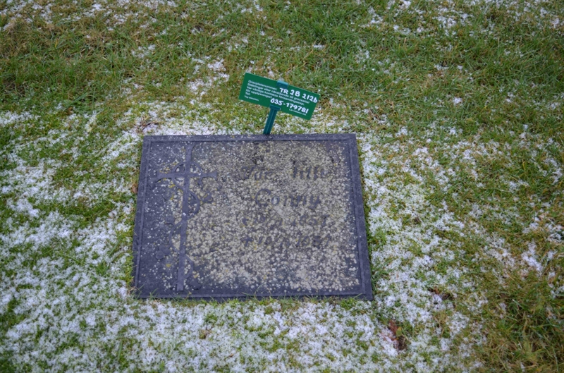 Grave number: TR 2B   212b