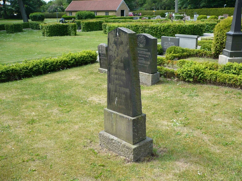 Grave number: 1 8    64