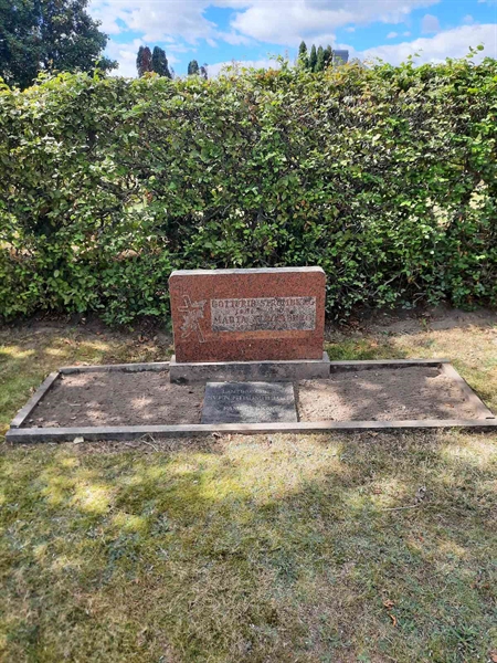 Grave number: VN E   223-224