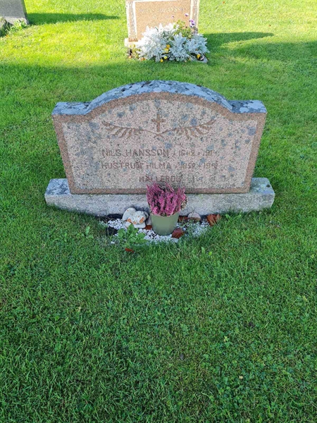 Grave number: KG 09   499