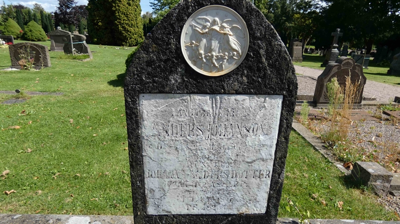 Grave number: SN B    68