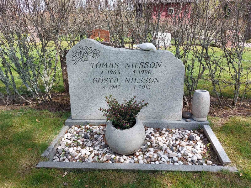 Grave number: HÖ 8  121, 122, 123