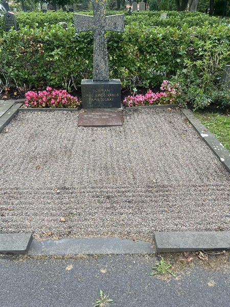 Grave number: 1 2 D    50