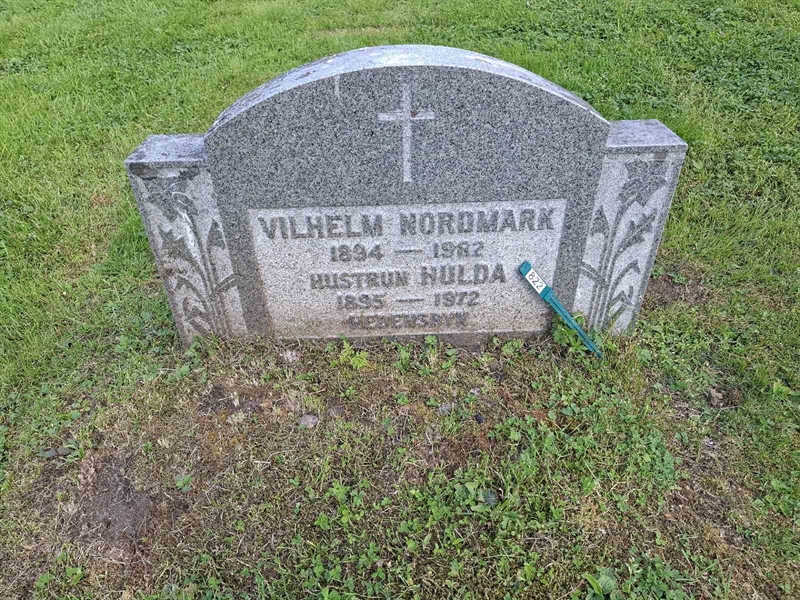 Grave number: 001 2   822