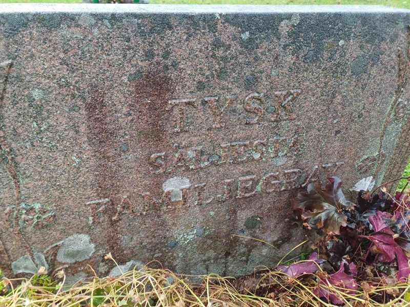 Grave number: JÄ 1 B 4122, 4123, 4124