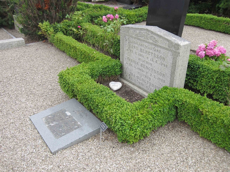 Grave number: SK 04    14