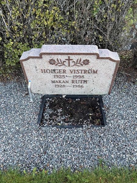 Grave number: 4 N ND   126