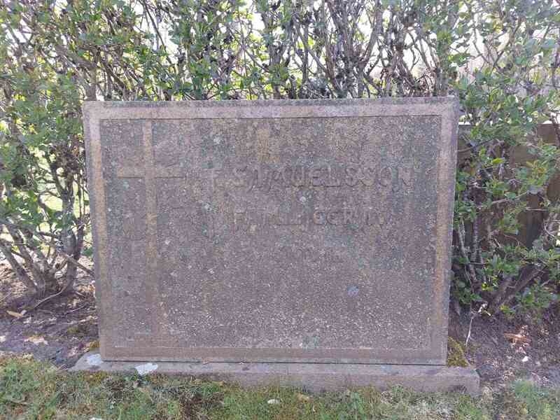 Grave number: HÖ 4   50, 51