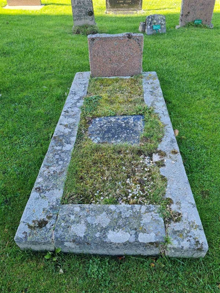 Grave number: KG 09   601