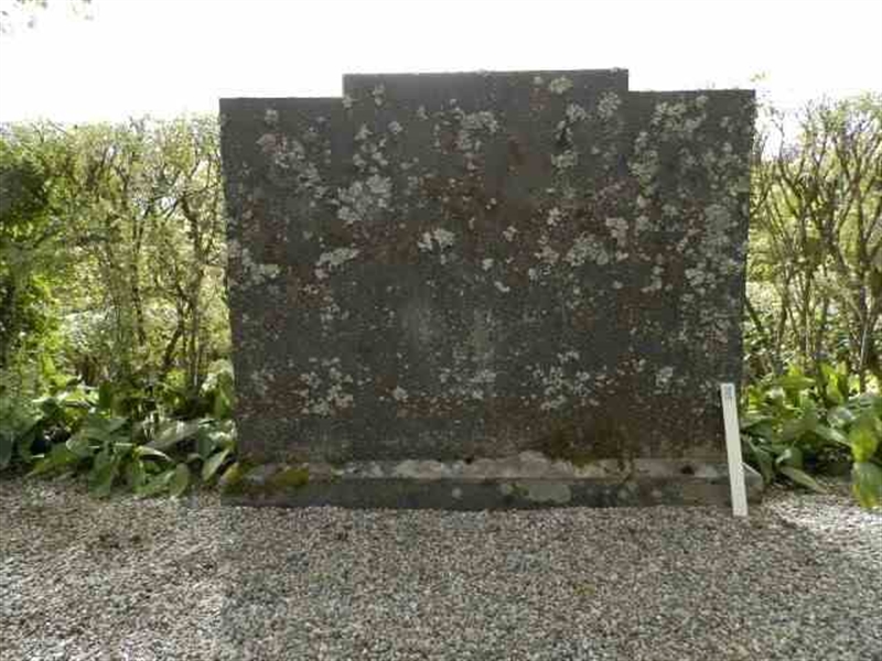 Grave number: 1 1   205