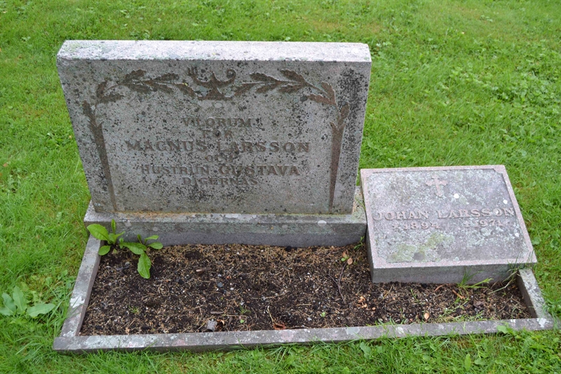 Grave number: 11 4   243-245