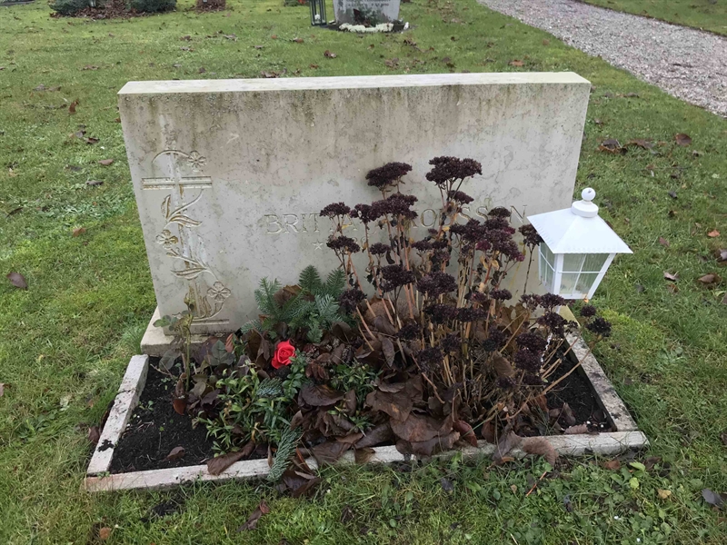 Grave number: L A    94