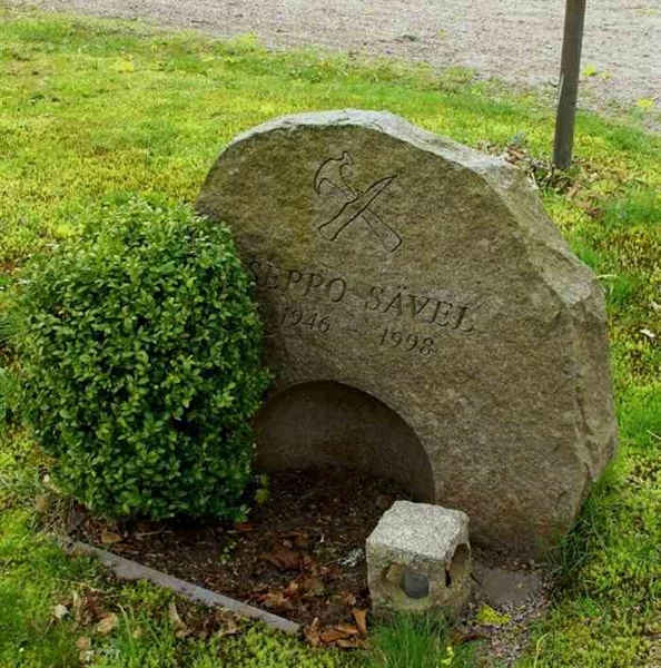 Grave number: SN L    22