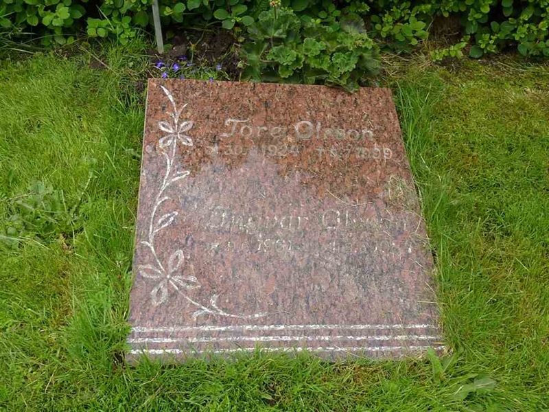 Grave number: 1 K  108