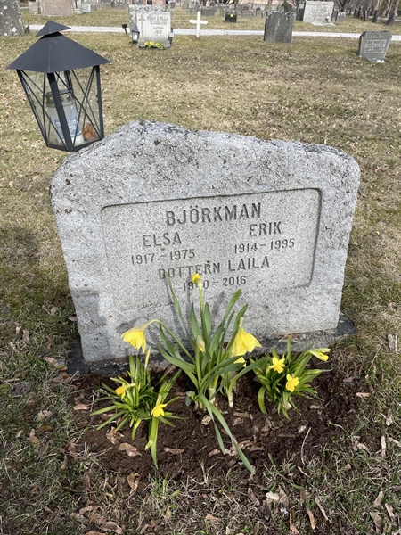 Grave number: H 6    65-66