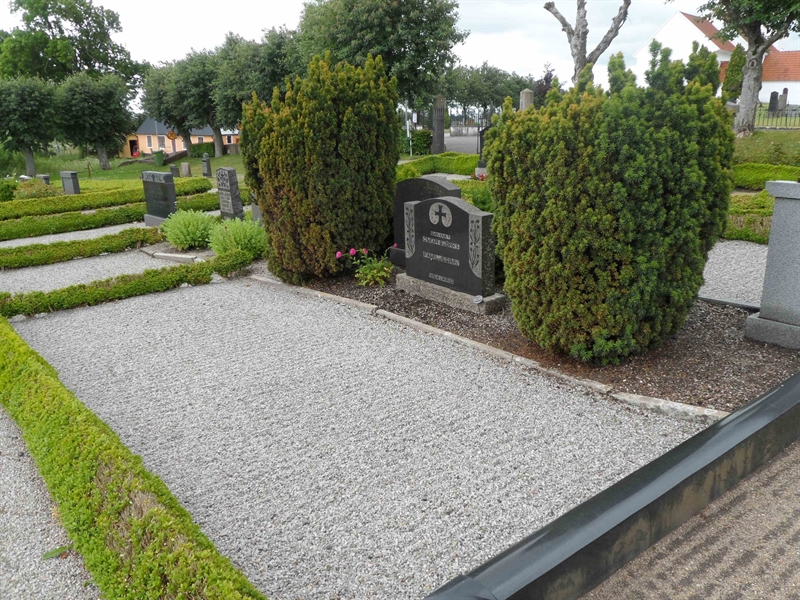 Grave number: ÖV F    55, 56, 57, 58