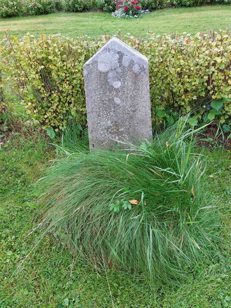 Grave number: 1 DA   695
