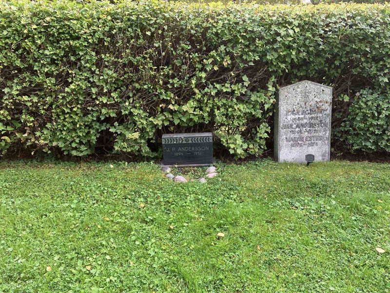 Grave number: 1 1  2968