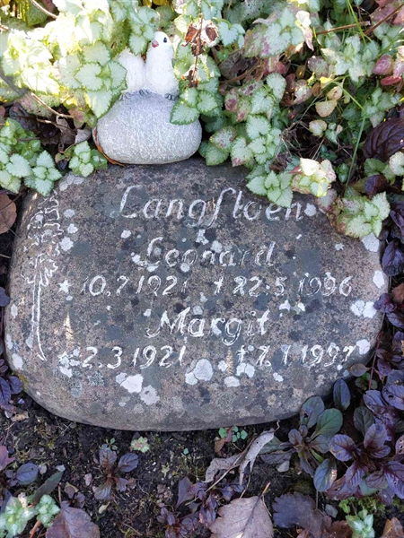 Hautatunnus: 1 L   083