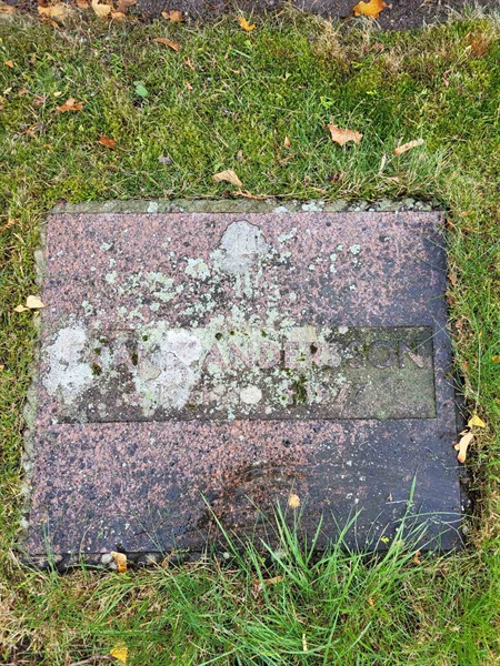 Grave number: T TUA    61-64