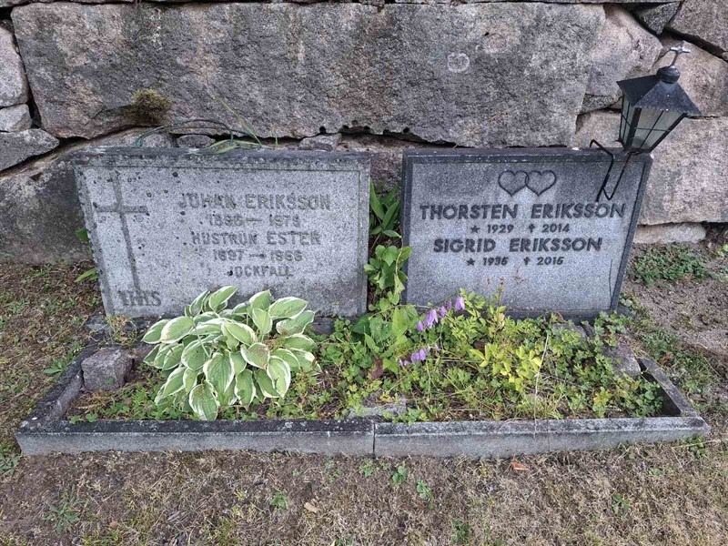 Grave number: 001 2   941