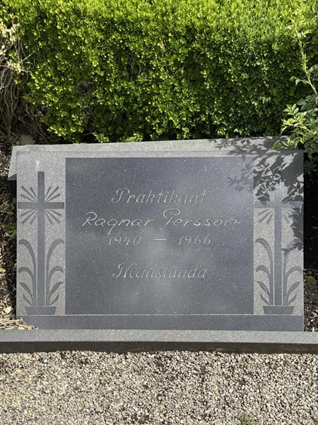 Grave number: FÅ D 39, 40, 41