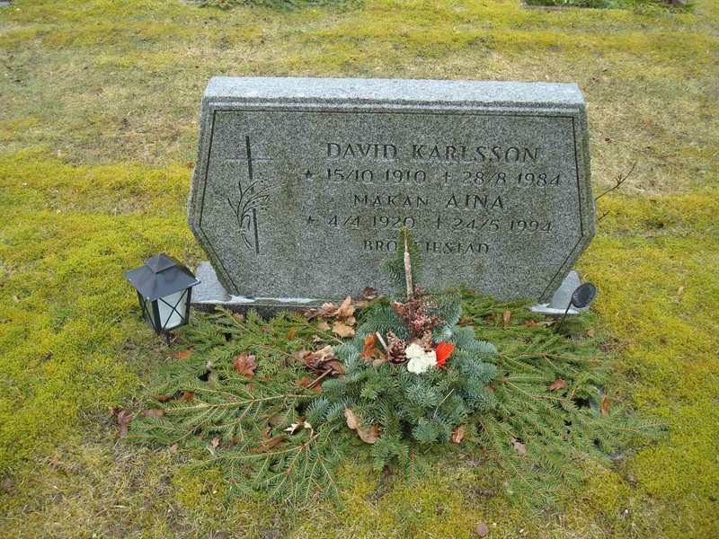 Grave number: BR D   452, 453