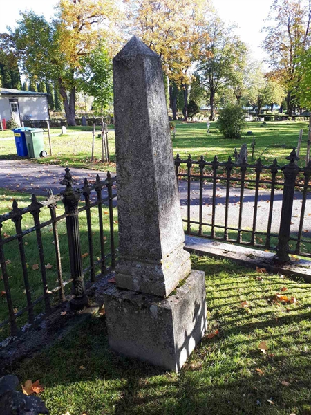 Grave number: GK F 1   111