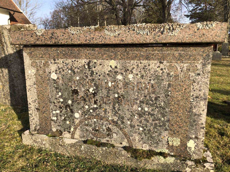 Grave number: FÄ H    11, 12, 13, 14