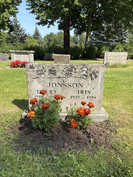 Grave number: 1 B1   143-144