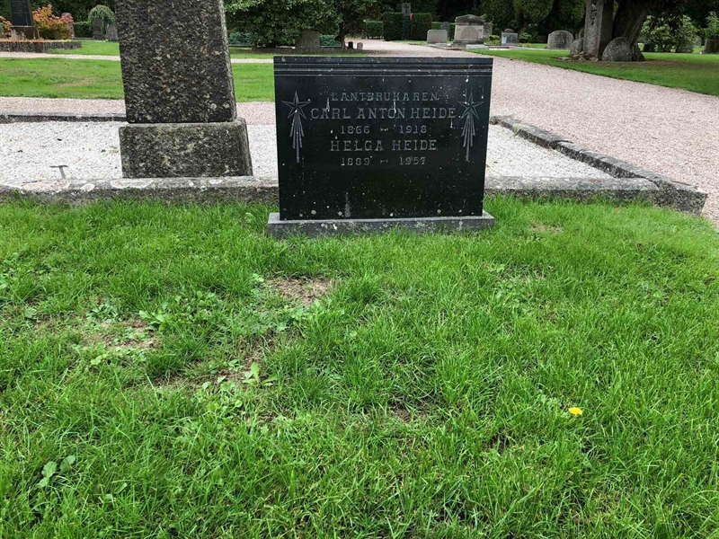 Grave number: RK F    45, 46, 47