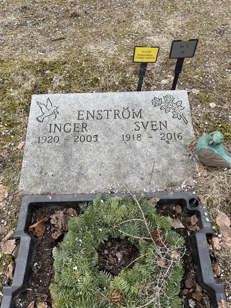 Grave number: R 5    26