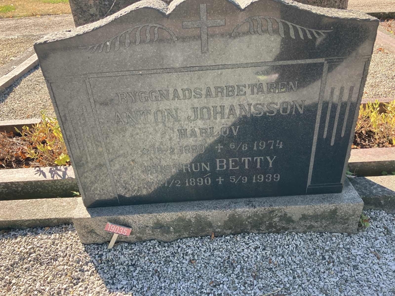 Grave number: NÅ 19 69, 70