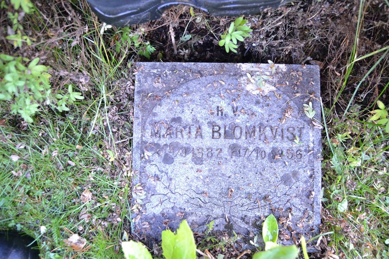 Grave number: 4 B   517