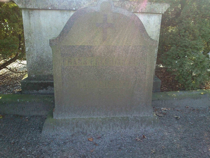 Grave number: Kg XII    67