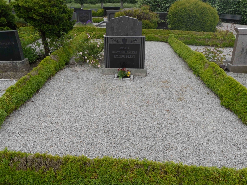 Grave number: ÖV F    76, 77