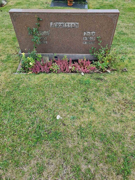 Grave number: F 04   287, 288