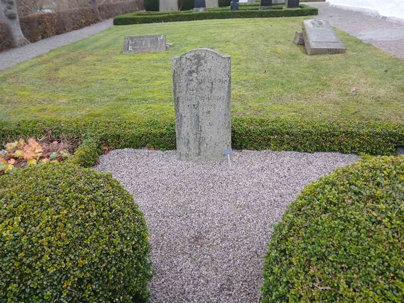 Grave number: FE B    11