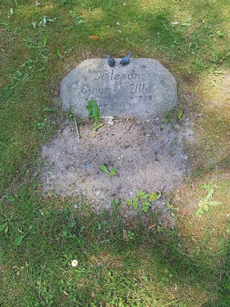 Grave number: 01  4520