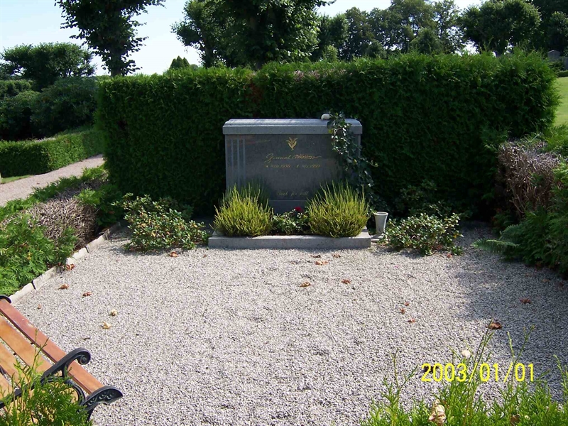 Grave number: 1 2 C    51