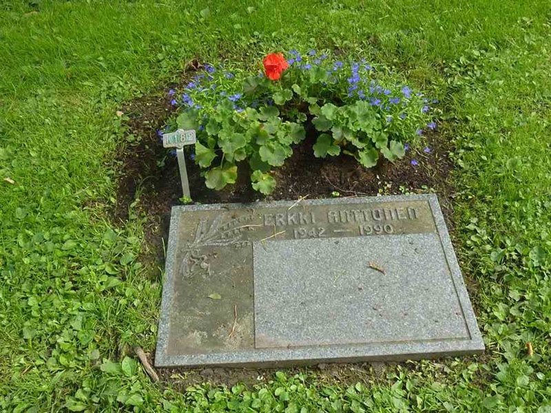 Grave number: 1 K  182