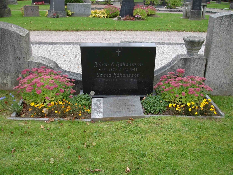 Grave number: HK F    39, 40