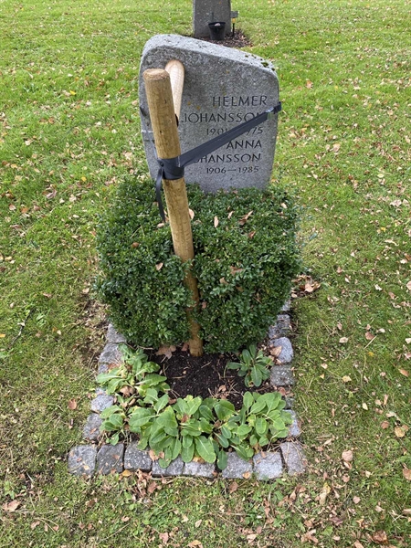 Grave number: 2 C   910