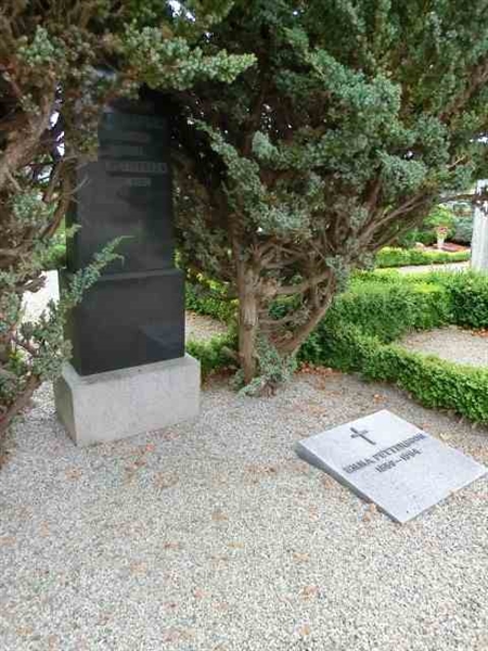 Grave number: ÖK B    008