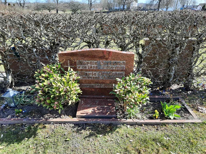 Grave number: ON E   192-193